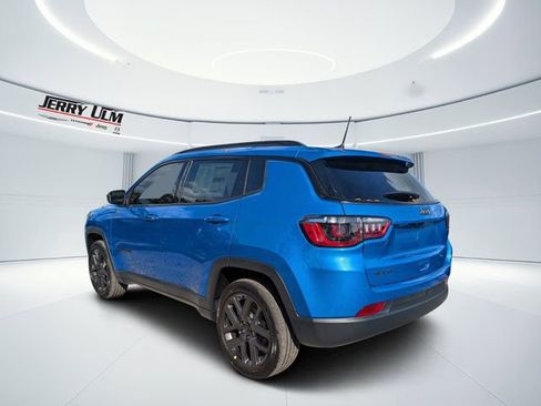 New 2026 Jeep Compass Latitude w/ Sun and Sound Group AWD/4WD image 5