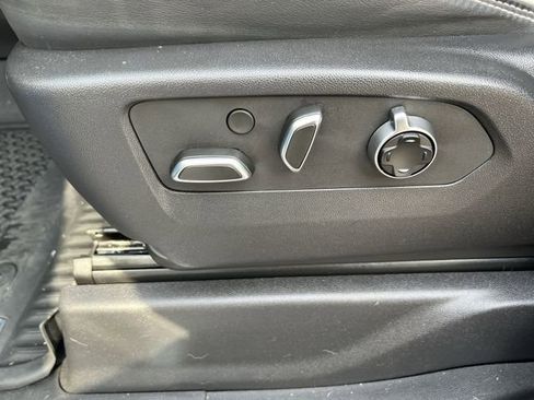 Used 2023 GMC Sierra 1500 AT4X image 10