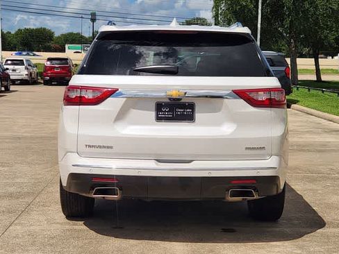 Used 2020 Chevrolet Traverse Premier w/ LPO, Floor Liner Package FWD image 5