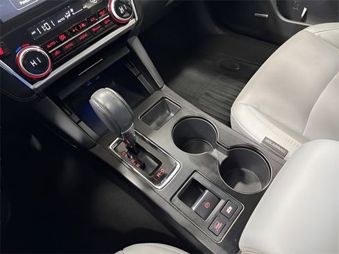 Used 2018 Subaru Outback 2.5i Limited image 26