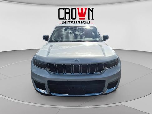 Used 2024 Jeep Grand Cherokee L Limited w/ Luxury Tech Group II AWD/4WD image 7
