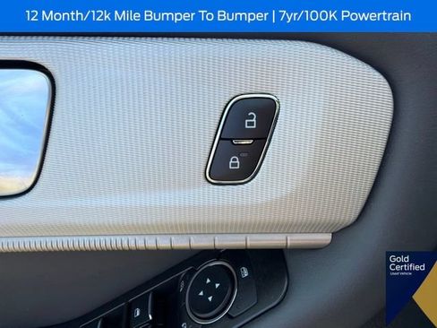 Used 2025 Ford Explorer Active RWD image 28