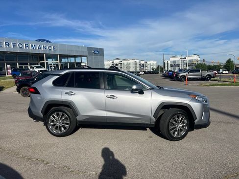 Used 2021 Toyota RAV4 XLE Premium AWD/4WD image 4