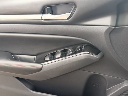 Certified 2025 Nissan Altima 2.5 SR FWD image 24