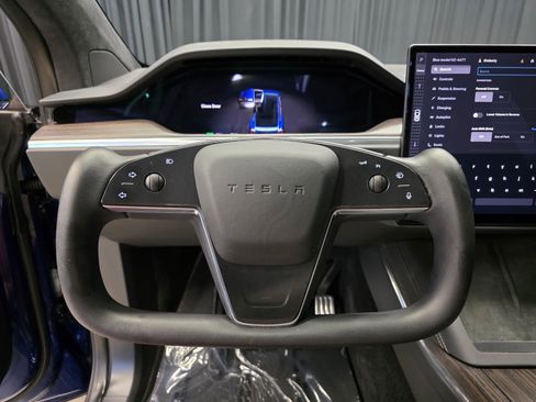 Used 2022 Tesla Model X image 22