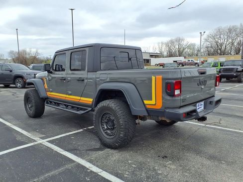Used 2020 Jeep Gladiator Sport image 5
