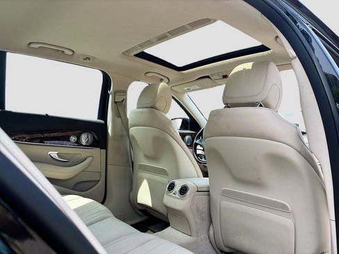Used 2018 Mercedes-Benz E 400 4MATIC Wagon image 22