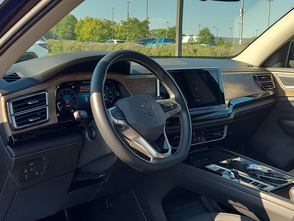 Used 2024 Volkswagen Atlas SE FWD image 10