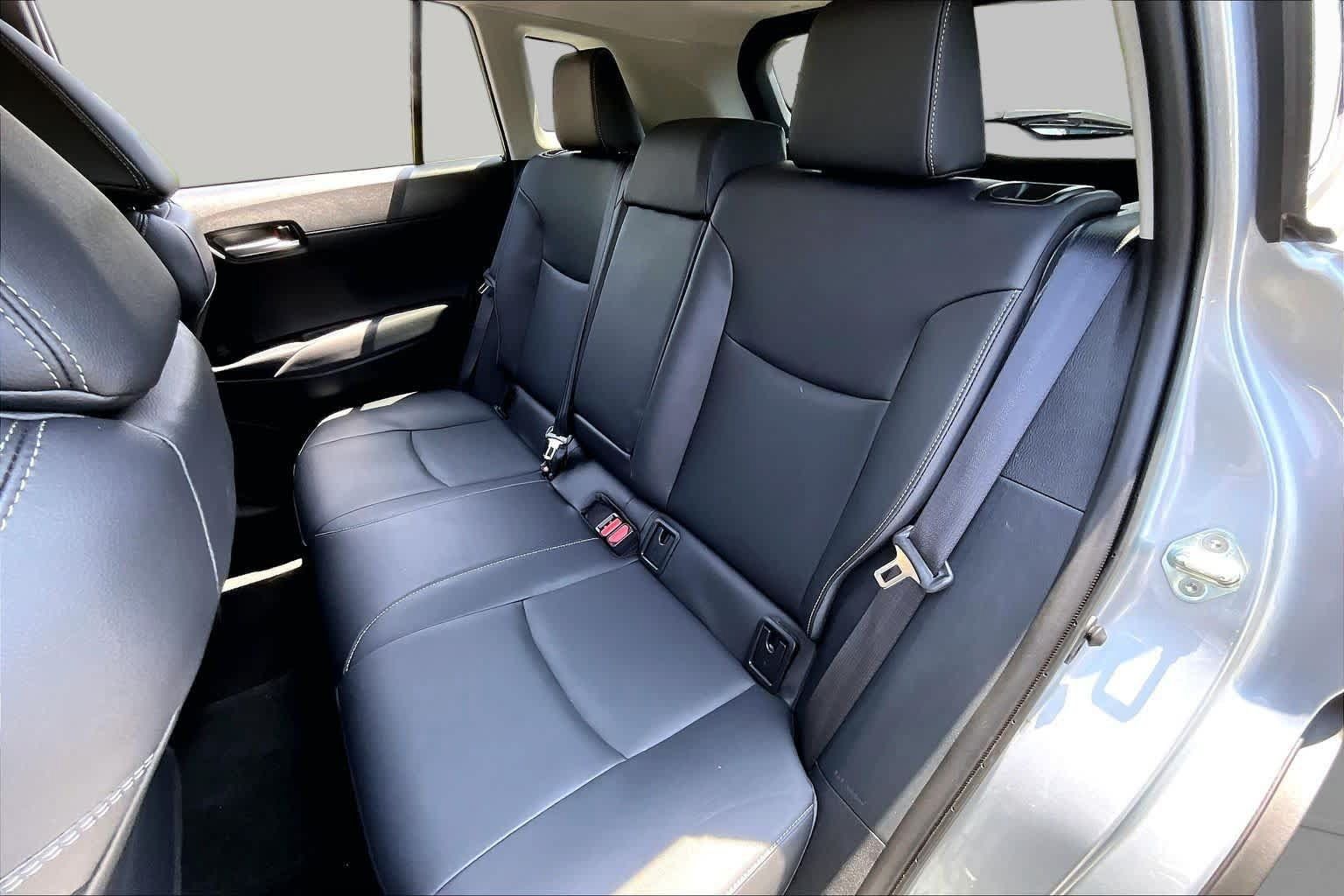 Used 2023 Toyota Corolla Cross XLE w/ Convenience Package AWD/4WD image 20