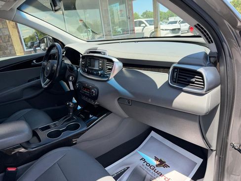 Used 2016 Kia Sorento EX AWD/4WD image 25