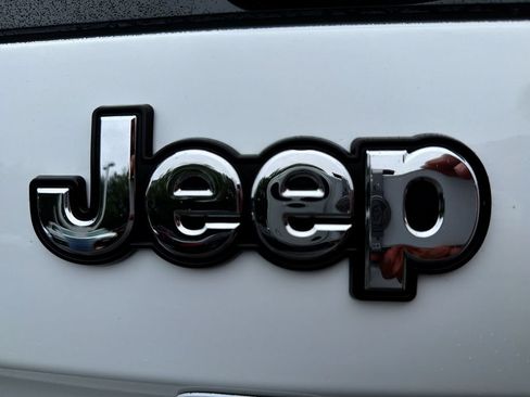 Used 2015 Jeep Cherokee Latitude AWD/4WD image 15