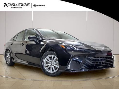 Certified 2025 Toyota Camry LE FWD image 2