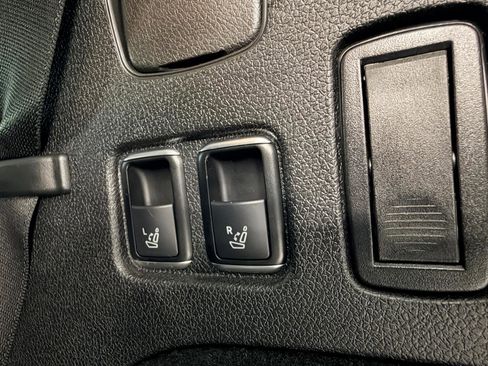 Used 2015 Mercedes-Benz GL 450 4MATIC image 40