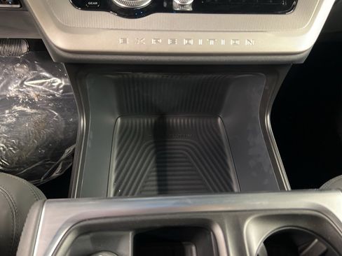 New 2026 Ford Expedition Active image 16