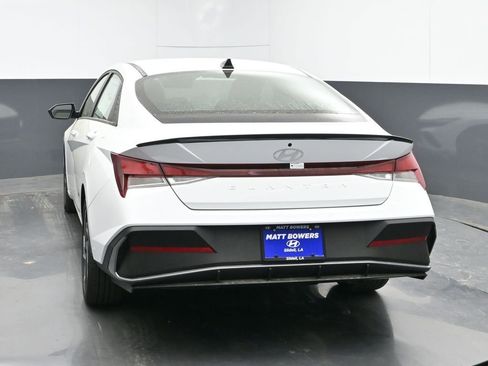 Used 2025 Hyundai Elantra Sport image 4