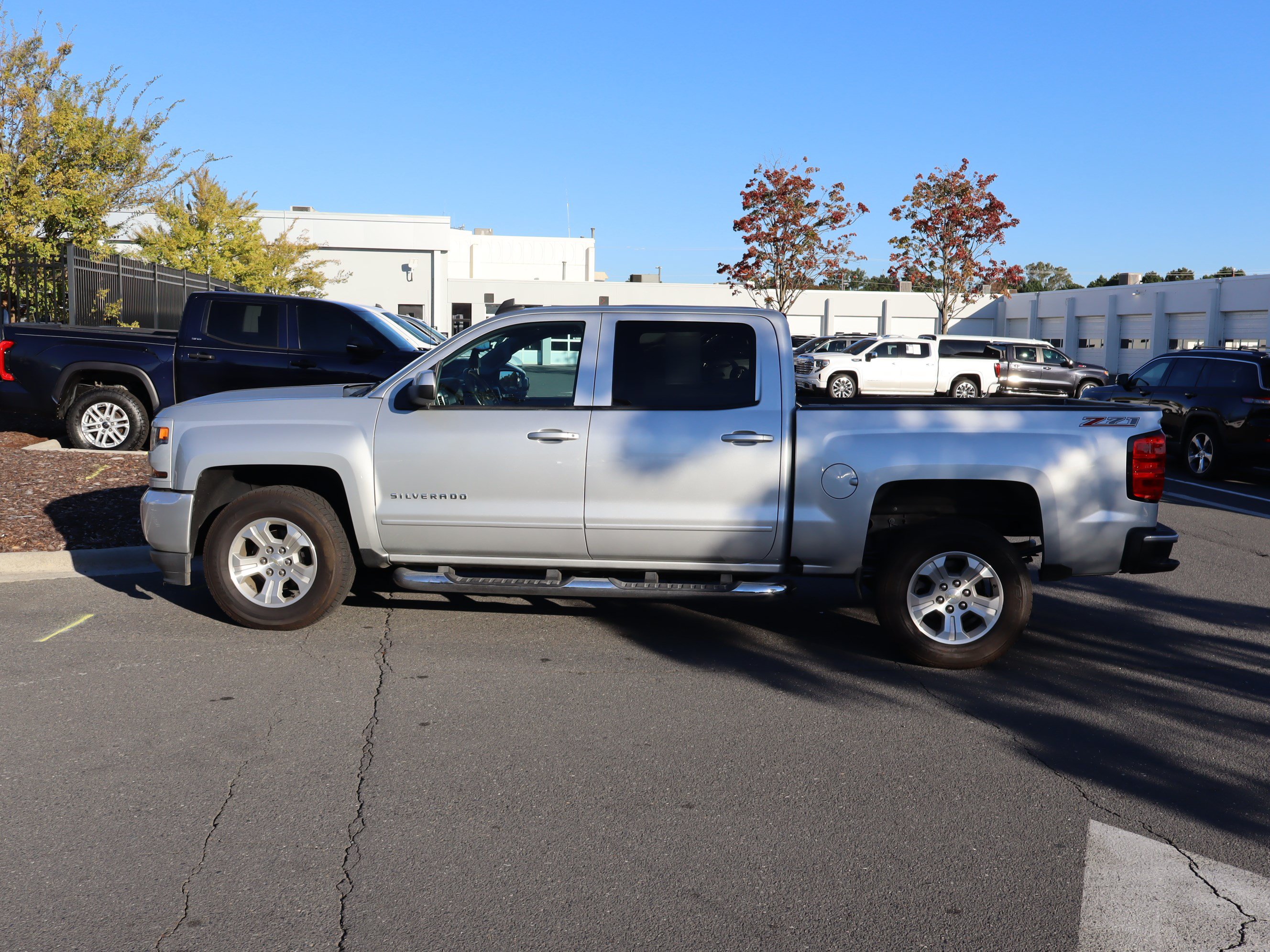 Used 2018 Chevrolet Silverado 1500 LT w/ All Star Edition AWD/4WD image 7