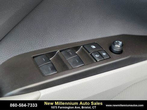 Used 2024 Toyota Camry SE image 17