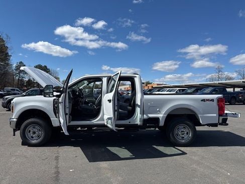 New 2026 Ford F250 XL w/ XL Chrome Package AWD/4WD image 25