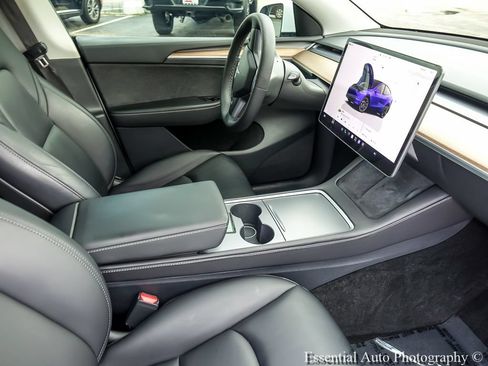 Used 2025 Tesla Model Y Long Range AWD/4WD image 26