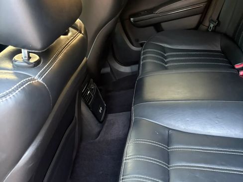 Used 2015 Chrysler 300 S AWD/4WD image 19
