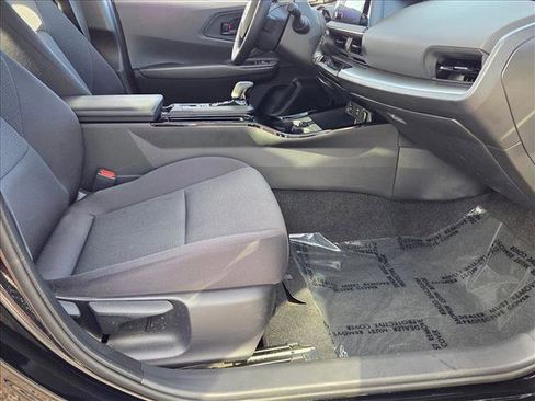 Used 2025 Toyota Prius LE image 20