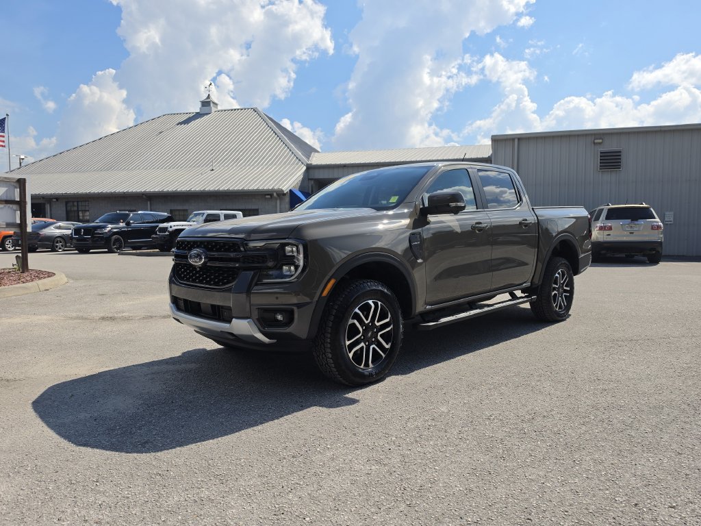 Used 2025 Ford Ranger Lariat w/ Trailer Tow Package AWD/4WD image 2