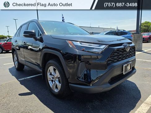 Used 2022 Toyota RAV4 XLE AWD/4WD image 11