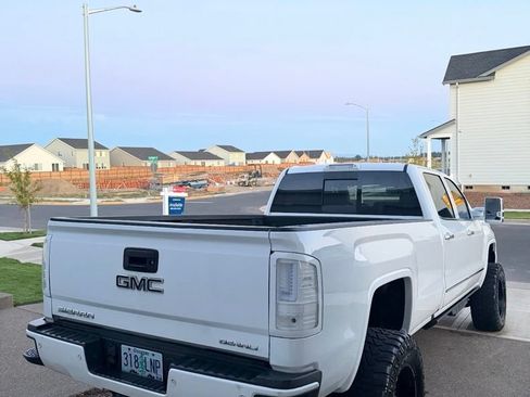 Used 2019 GMC Sierra 3500 Denali w/ Duramax Plus Package AWD/4WD image 3