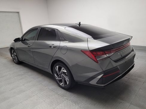 Used 2025 Hyundai Elantra SEL FWD image 5