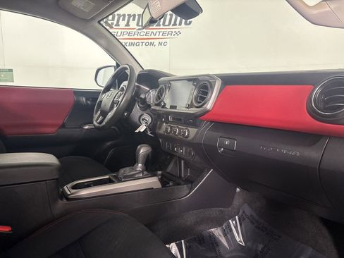 Used 2021 Toyota Tacoma SR5 image 28