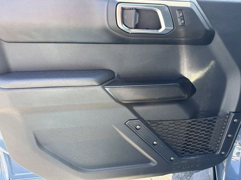 Used 2025 Ford Bronco Badlands AWD/4WD image 9