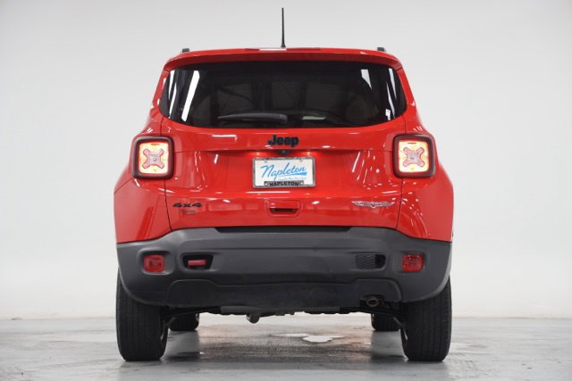 Used 2023 Jeep Renegade Trailhawk w/ Trailhawk Elite Group AWD/4WD image 12