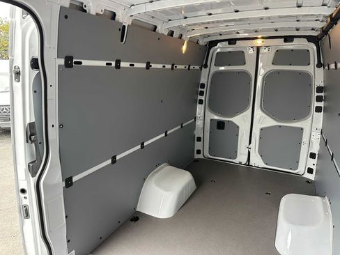 Used 2023 Mercedes-Benz Sprinter 3500 image 15