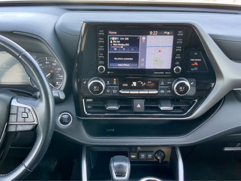 Used 2021 Toyota Highlander XLE image 43