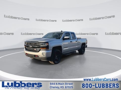 Used 2017 Chevrolet Silverado 1500 LT w/ Redline Edition image 4