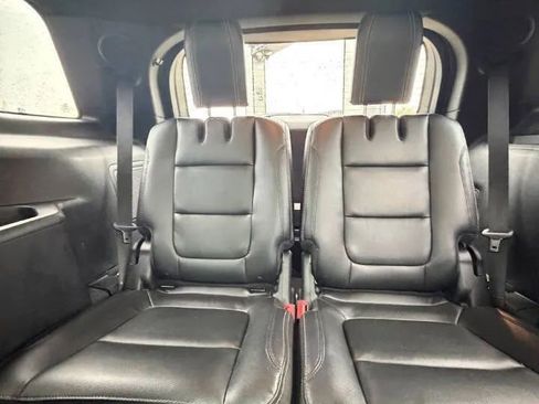 Used 2017 Ford Explorer Limited w/ Equipment Group 301A AWD/4WD image 19