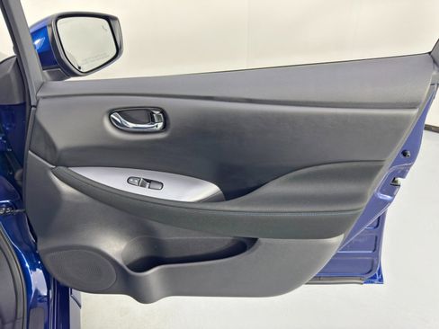 Used 2025 Nissan Leaf S image 36