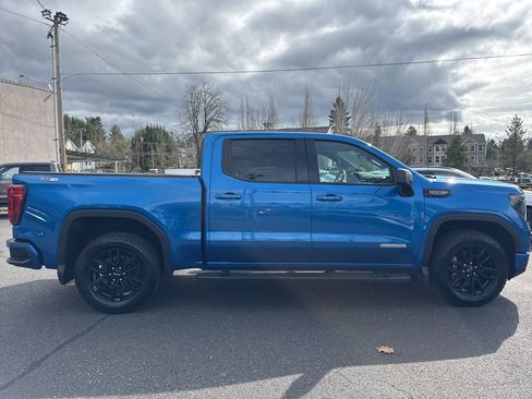 Used 2024 GMC Sierra 1500 Elevation w/ LPO, Elevation Black Package image 8