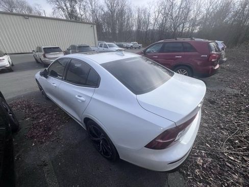 Used 2024 Volvo S60 B5 Plus w/ Climate Package image 4