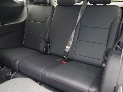 Used 2024 Chevrolet Traverse RS image 23