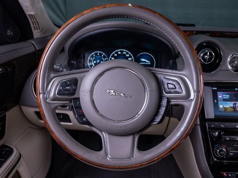 Used 2017 Jaguar XJ L Portfolio image 14