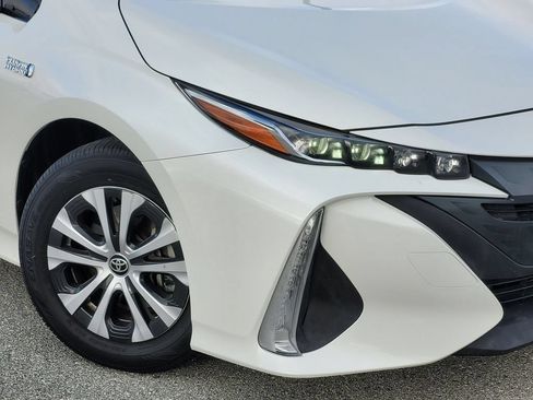 Used 2020 Toyota Prius Prime XLE w/ Carpet Mat Package FWD image 3