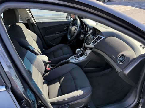 Used 2015 Chevrolet Cruze LT image 22
