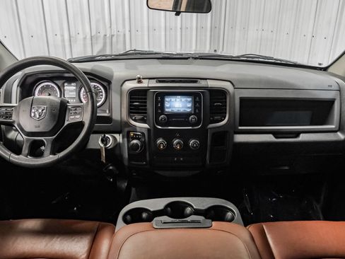 Used 2019 RAM 1500 Tradesman w/ Tradesman SXT Package RWD image 13