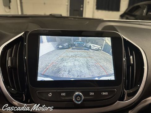 Used 2018 Chevrolet Volt LT FWD image 16