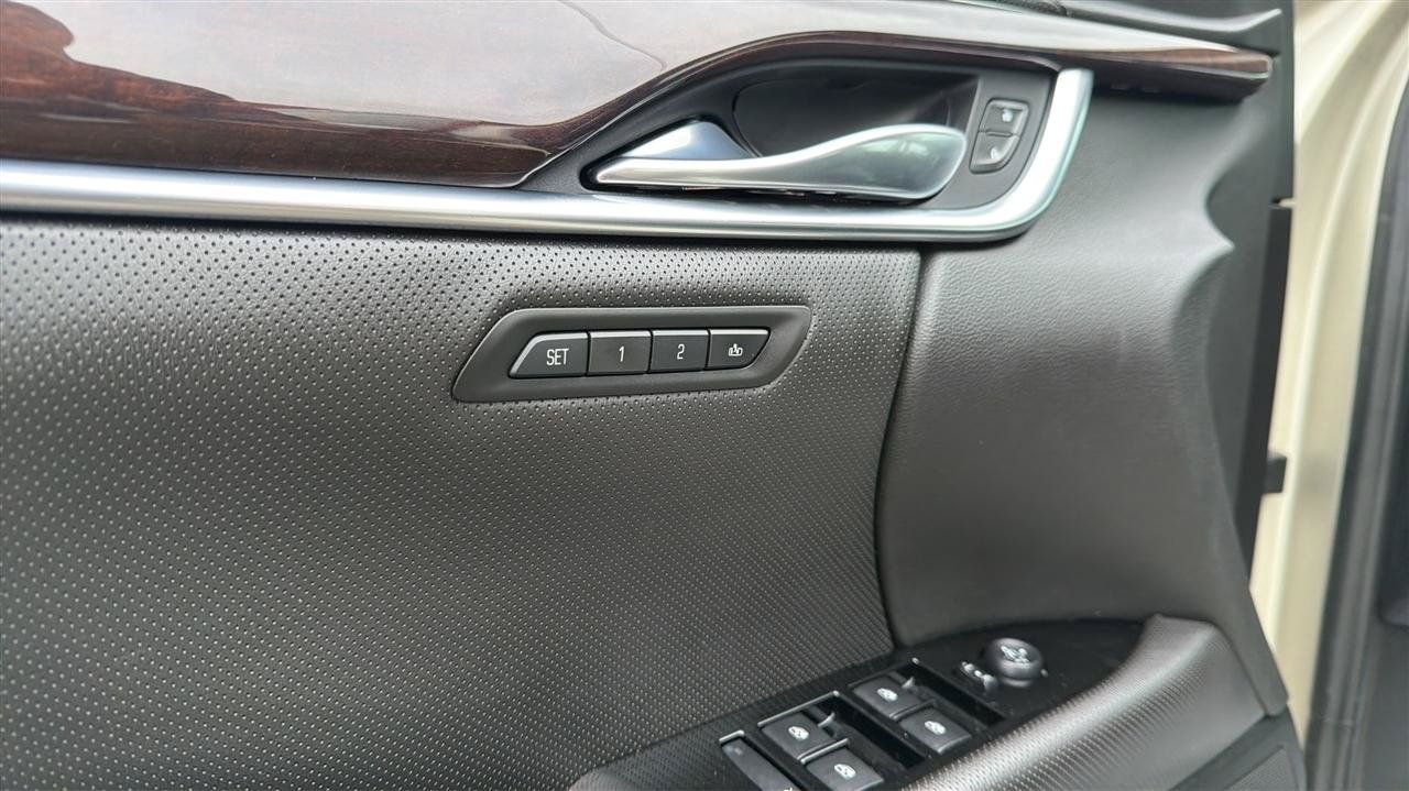 Used 2015 Cadillac XTS Luxury AWD/4WD image 16