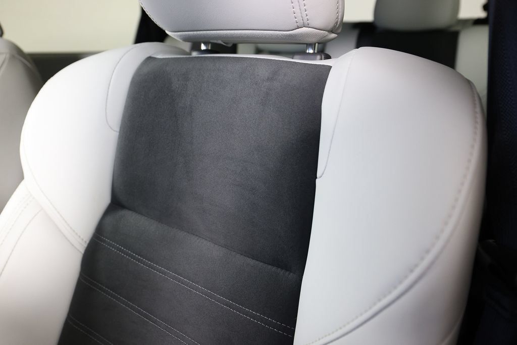 Used 2025 Mitsubishi Outlander SE FWD image 35