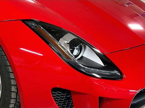 Used 2017 Jaguar F-TYPE Premium image 4