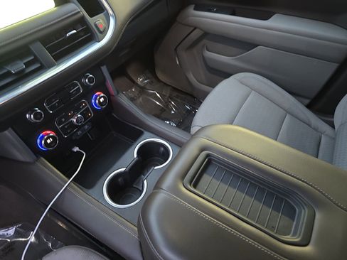 Used 2021 GMC Yukon SLE image 27