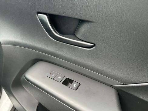 Used 2025 Hyundai Kona SEL FWD image 25